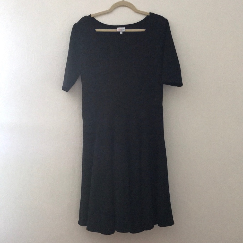 LuLaRoe Nicole solid black 2XL never worn